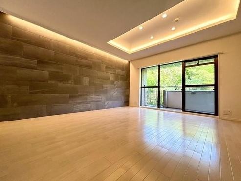 apartment 大阪府豊中市東泉丘４丁目
地図を見る