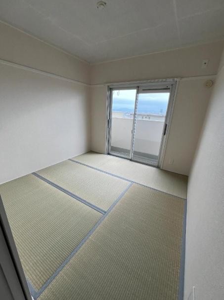 apartment 大阪府箕面市如意谷３丁目
地図を見る