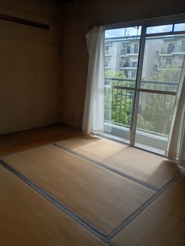 apartment 大阪府大東市川中新町
地図を見る