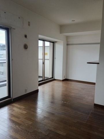 apartment 大阪府四條畷市大字中野
地図を見る