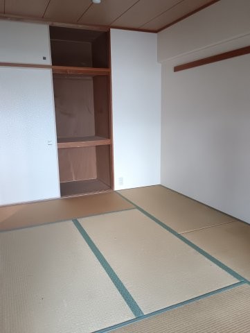 apartment 大阪府四條畷市大字中野
地図を見る