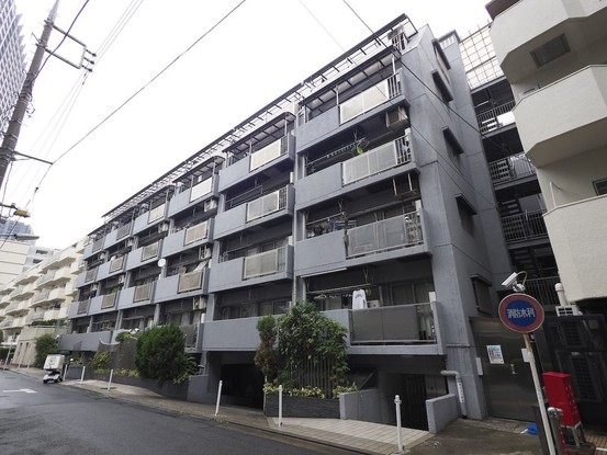 apartment 東京都港区南青山５丁目6番19号 MA5