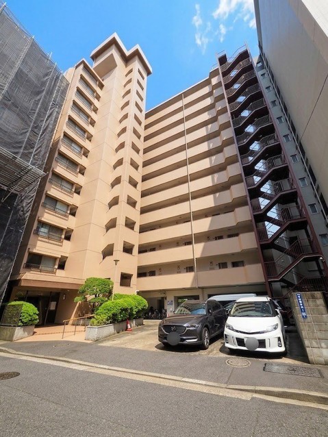 apartment 東京都港区南青山５丁目6番19号 MA5