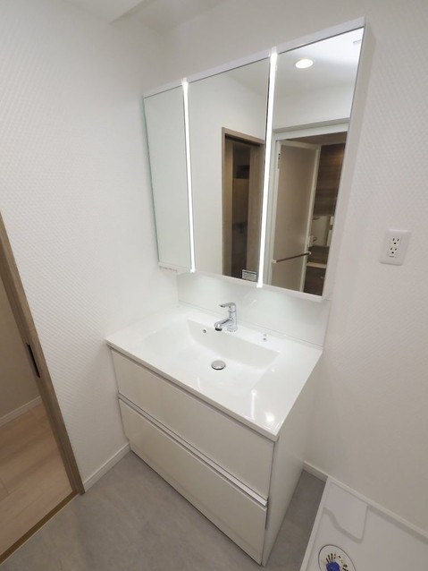 apartment 東京都港区南青山５丁目6番19号 MA5