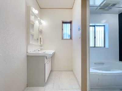 detached 埼玉県北足立郡伊奈町学園２丁目
地図を見る