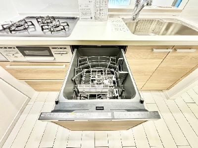 apartment 埼玉県さいたま市浦和区神明２丁目12-10