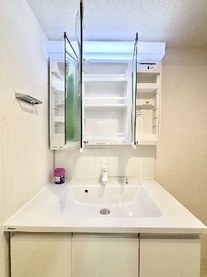 apartment 埼玉県さいたま市浦和区神明２丁目12-10