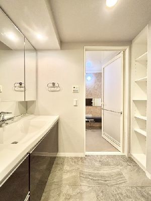 apartment 埼玉県さいたま市浦和区神明２丁目12-10