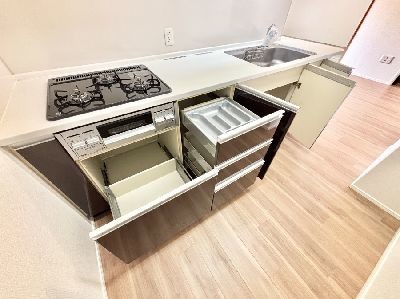 apartment 埼玉県さいたま市浦和区神明２丁目12-10