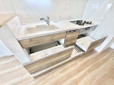 apartment 埼玉県さいたま市浦和区神明２丁目12-10
