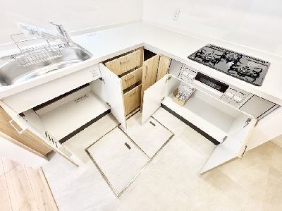 apartment 埼玉県さいたま市浦和区神明２丁目12-10