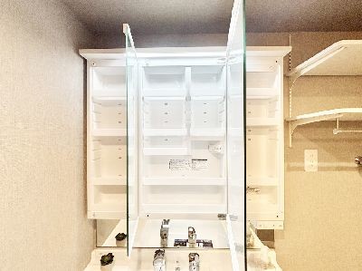 apartment 埼玉県さいたま市浦和区神明２丁目12-10