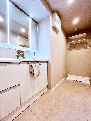 apartment 埼玉県さいたま市浦和区神明２丁目12-10