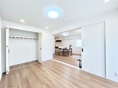 apartment 埼玉県さいたま市浦和区神明２丁目12-10