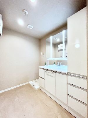 apartment 埼玉県さいたま市浦和区神明２丁目12-10