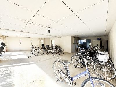 apartment 埼玉県さいたま市浦和区神明２丁目12-10