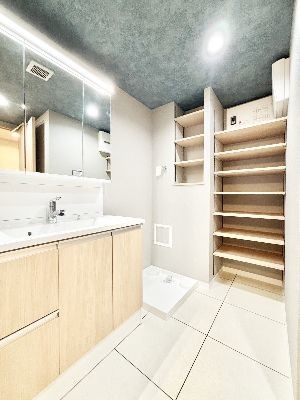 apartment 埼玉県さいたま市浦和区神明２丁目12-10