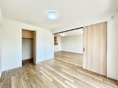 apartment 埼玉県さいたま市浦和区神明２丁目12-10