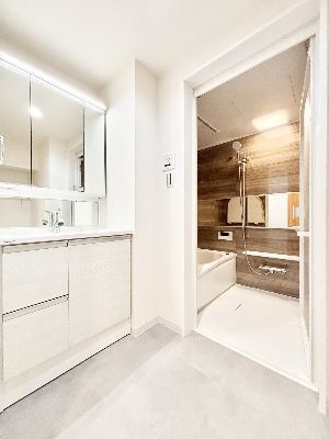 apartment 埼玉県さいたま市浦和区神明２丁目12-10