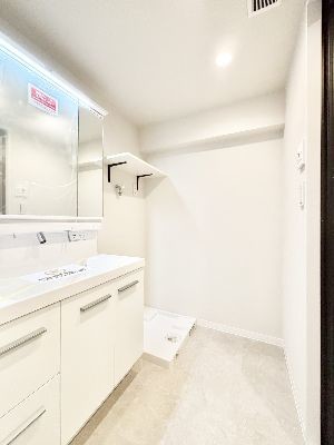 apartment 埼玉県さいたま市浦和区神明２丁目12-10