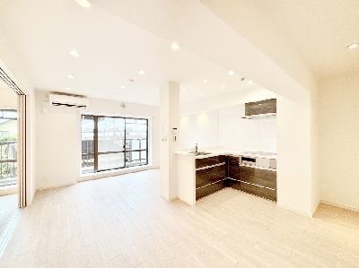 apartment 埼玉県さいたま市浦和区神明２丁目12-10