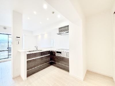 apartment 埼玉県さいたま市浦和区神明２丁目12-10