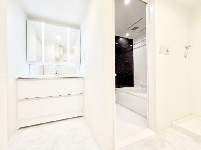 apartment 埼玉県さいたま市浦和区神明２丁目12-10