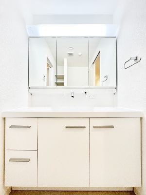 apartment 埼玉県さいたま市浦和区神明２丁目12-10