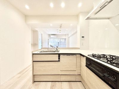 apartment 埼玉県さいたま市浦和区神明２丁目12-10