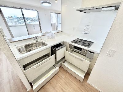 apartment 埼玉県さいたま市浦和区神明２丁目12-10