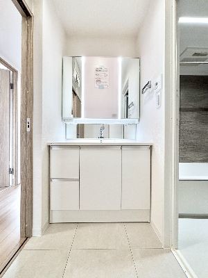 apartment 埼玉県さいたま市浦和区神明２丁目12-10