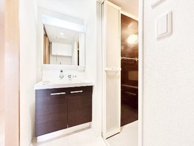 apartment 埼玉県さいたま市浦和区神明２丁目12-10