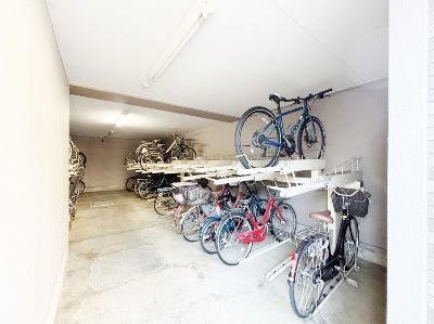 apartment 埼玉県さいたま市浦和区神明２丁目12-10