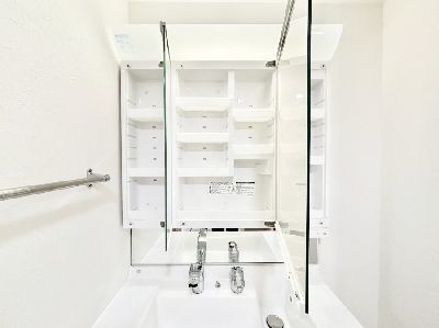 apartment 埼玉県さいたま市浦和区神明２丁目12-10