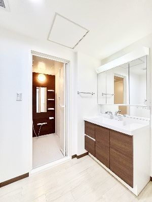 apartment 埼玉県さいたま市浦和区神明２丁目12-10