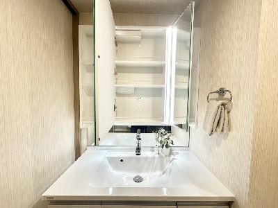 apartment 埼玉県さいたま市浦和区神明２丁目12-10