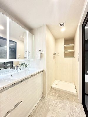 apartment 埼玉県さいたま市浦和区神明２丁目12-10