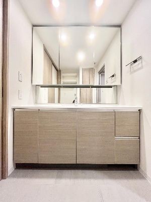 apartment 埼玉県さいたま市浦和区神明２丁目12-10