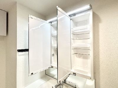 apartment 埼玉県さいたま市浦和区神明２丁目12-10