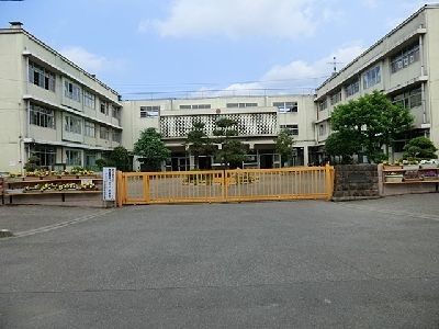 apartment 埼玉県さいたま市浦和区神明２丁目12-10