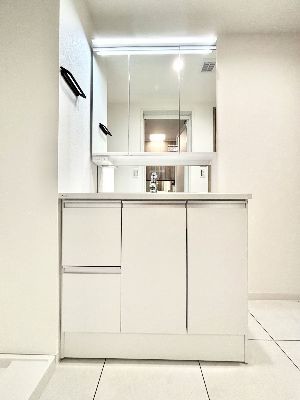 apartment 埼玉県さいたま市浦和区神明２丁目12-10