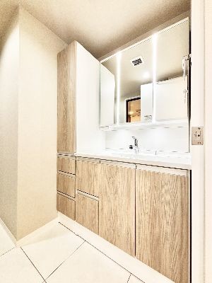 apartment 埼玉県さいたま市浦和区神明２丁目12-10