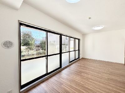 apartment 埼玉県さいたま市浦和区神明２丁目12-10