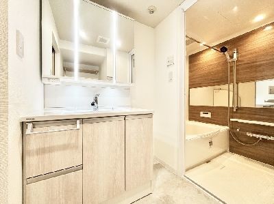 apartment 埼玉県さいたま市浦和区神明２丁目12-10