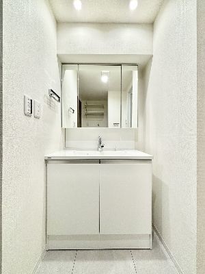apartment 埼玉県さいたま市浦和区神明２丁目12-10