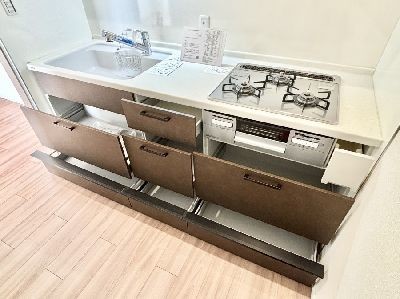 apartment 埼玉県さいたま市浦和区神明２丁目12-10