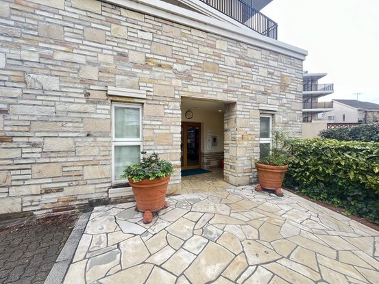 apartment 埼玉県入間市東藤沢２丁目
地図を見る