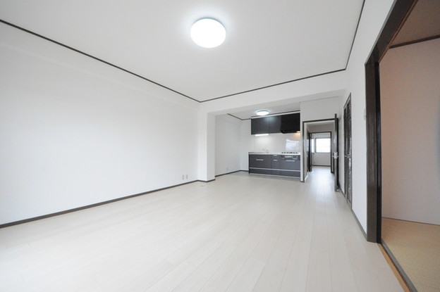 apartment 埼玉県入間市春日町２丁目
地図を見る