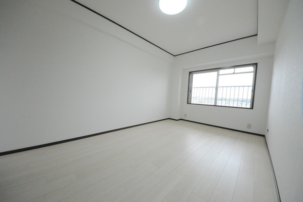 apartment 埼玉県入間市春日町２丁目
地図を見る