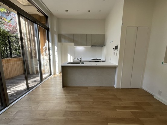 apartment 東京都中野区新井２丁目1-19 パックマートビル4F